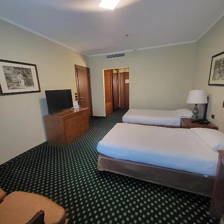 Tower Airport - & Conference Center 4* ג'נובה