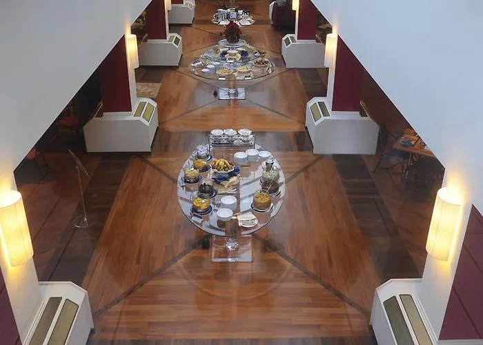 Hotel Tower Airport - & Conference Center 4*