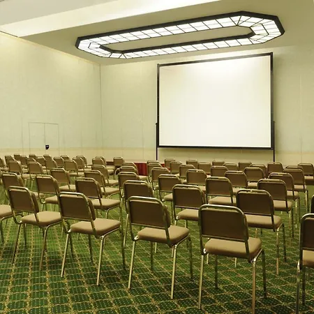 Tower Airport - & Conference Center 4*