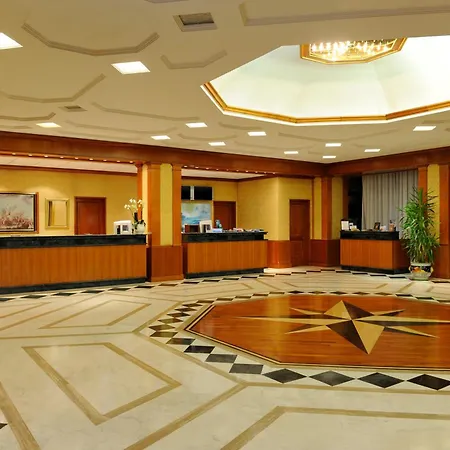 热那亚塔机场 - 酒店及会议中心 酒店 4*