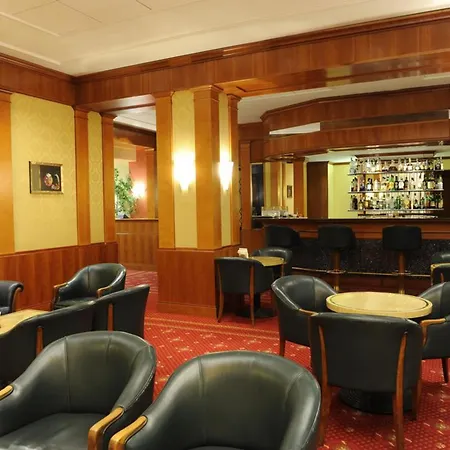 Ξενοδοχείο Tower Airport - & Conference Center 4*