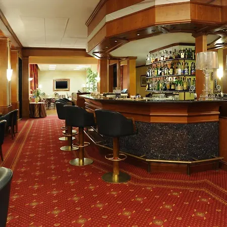 热那亚塔机场 - 酒店及会议中心