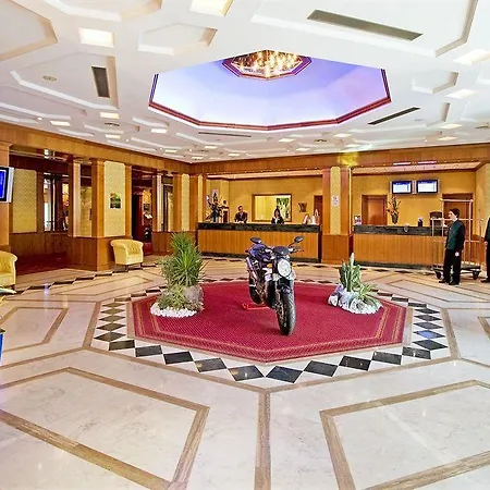 热那亚塔机场 - 酒店及会议中心 4*