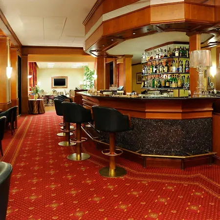 热那亚塔机场 - 酒店及会议中心 酒店 4*