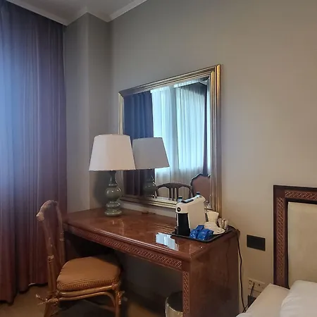 热那亚塔机场 - 酒店及会议中心 酒店 4*