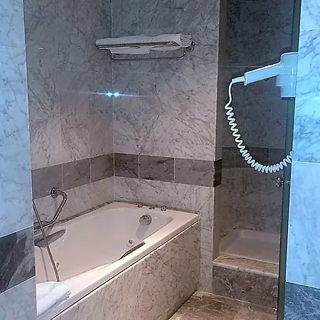 Hotel Tower Airport - & Conference Center 4*