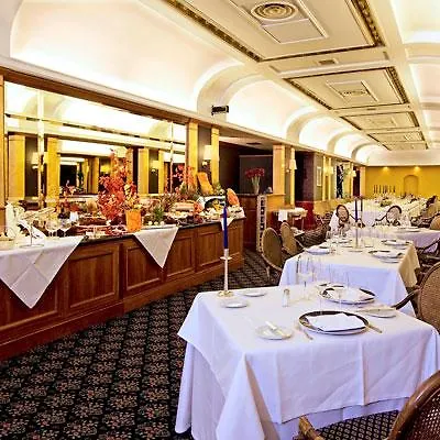Tower Airport - & Conference Center 4*