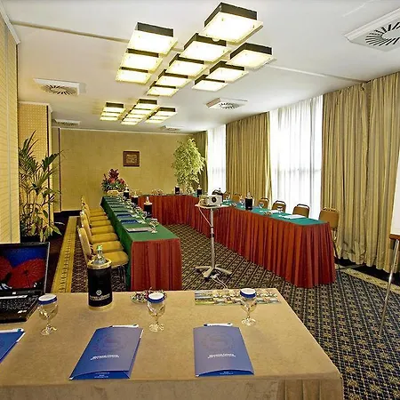 Tower Airport - & Conference Center Szálloda 4*