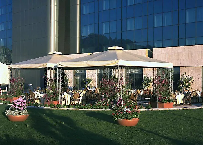 Tower Airport - & Conference Center Szálloda