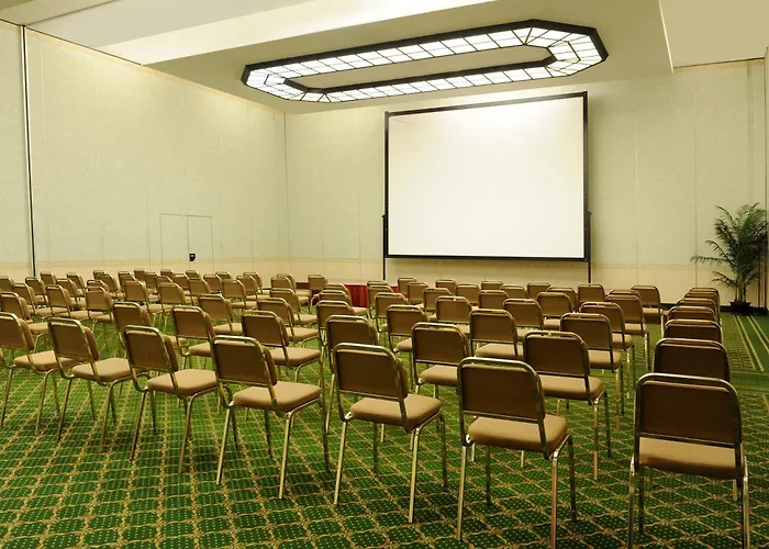 热那亚塔机场 - 酒店及会议中心 4*