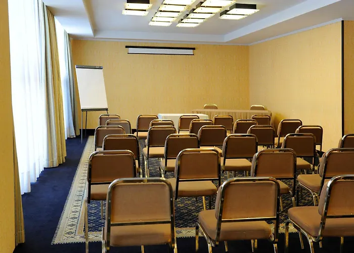 热那亚塔机场 - 酒店及会议中心