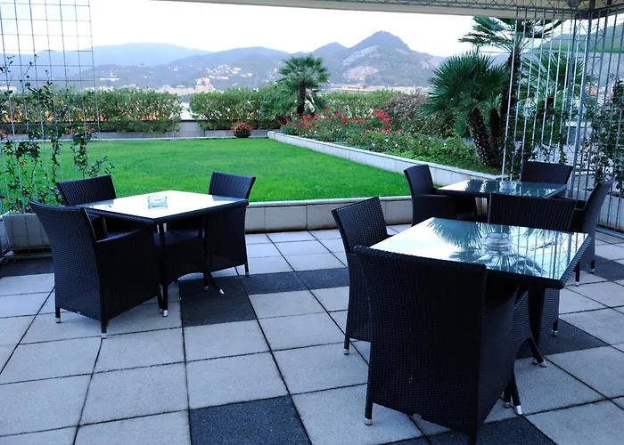 热那亚塔机场 - 酒店及会议中心 酒店 4*