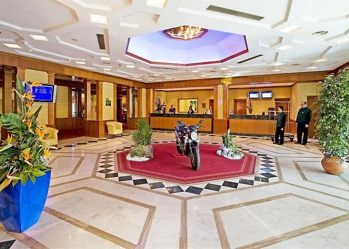 热那亚塔机场 - 酒店及会议中心 4*