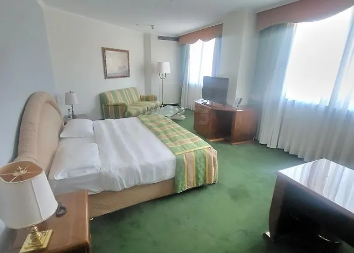 热那亚塔机场 - 酒店及会议中心