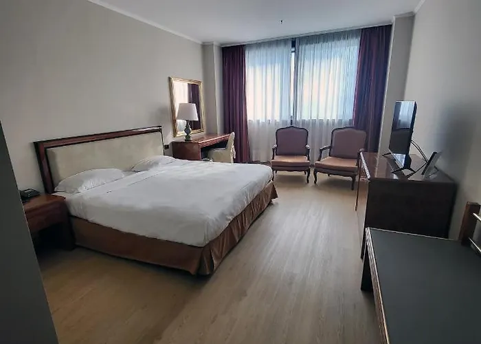 热那亚塔机场 - 酒店及会议中心 4*