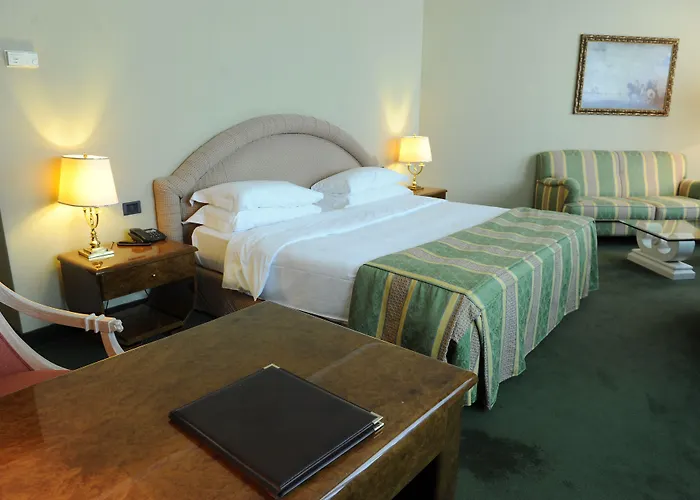 热那亚塔机场 - 酒店及会议中心