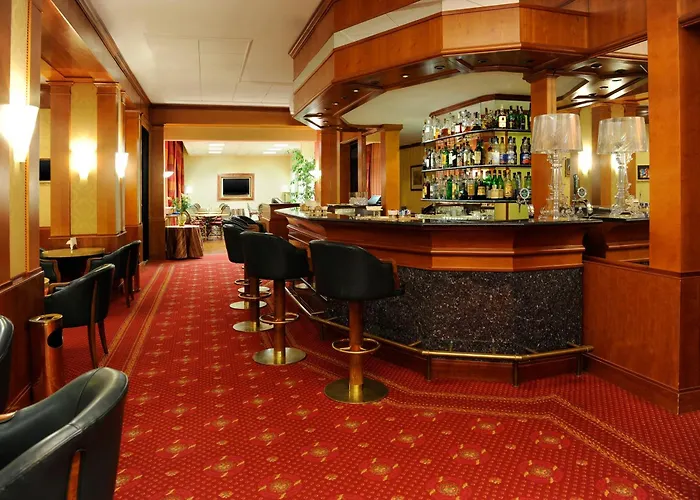 热那亚塔机场 - 酒店及会议中心 酒店 4*