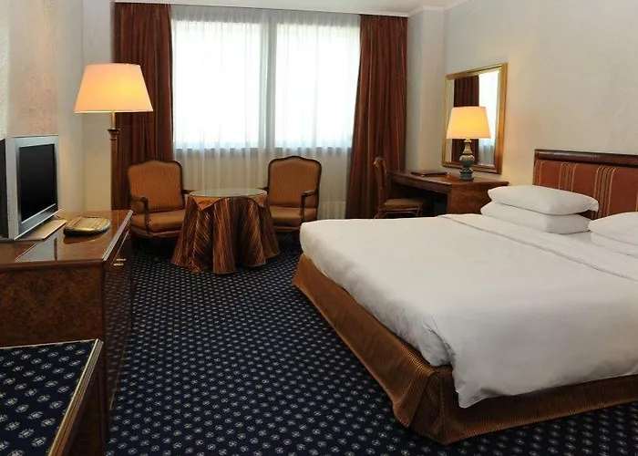 热那亚塔机场 - 酒店及会议中心