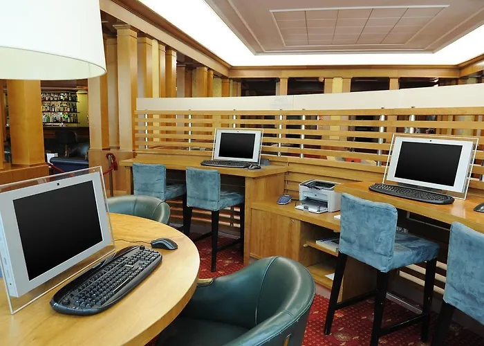 热那亚塔机场 - 酒店及会议中心 酒店 4*