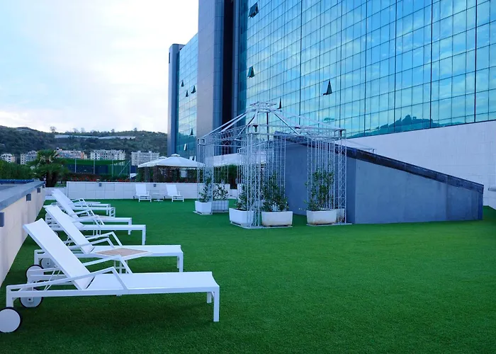 Tower Airport - & Conference Center Hotel