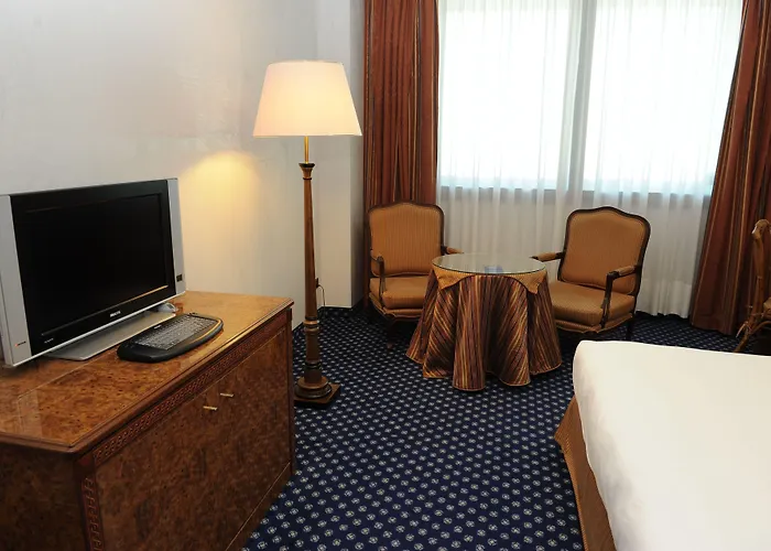 Tower Airport - & Conference Center Hotel Genua