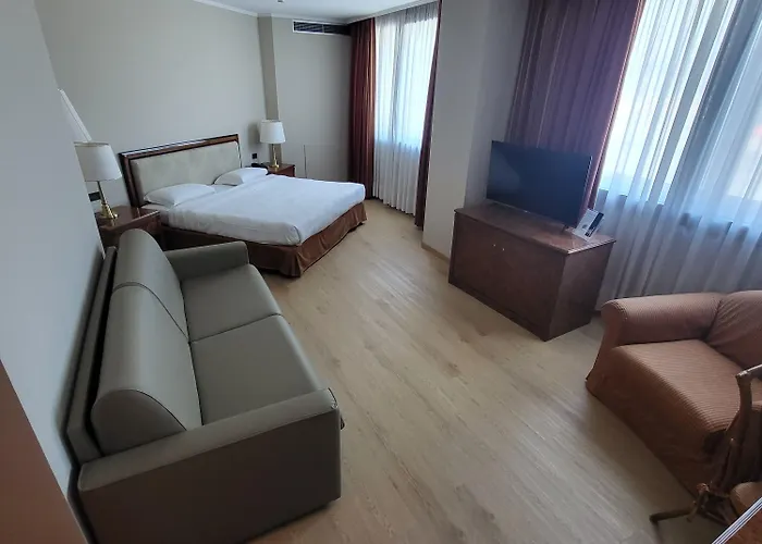 Tower Airport - & Conference Center Hotel Genua