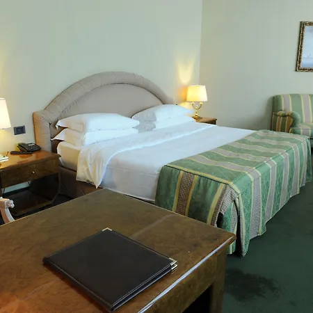 热那亚塔机场 - 酒店及会议中心