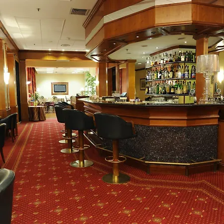 热那亚塔机场 - 酒店及会议中心 酒店 4*