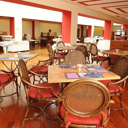 热那亚塔机场 - 酒店及会议中心 4*